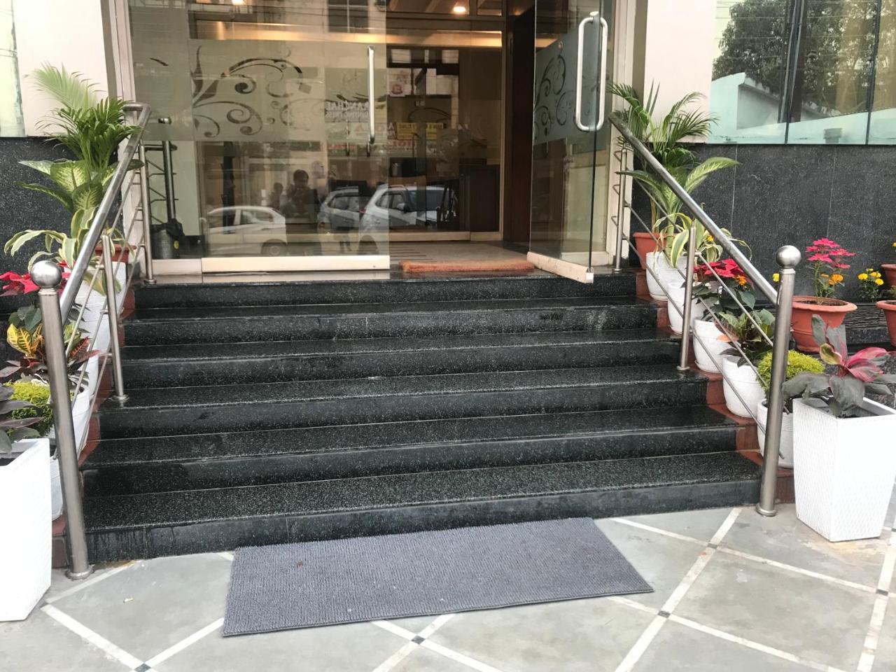 日出酒店 勒克瑙 外观 照片