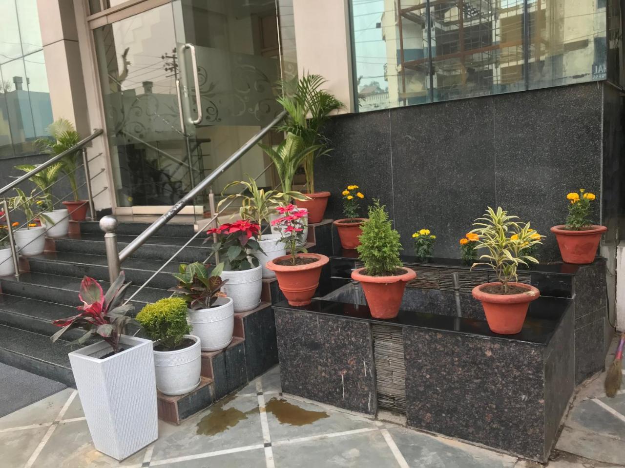 日出酒店 勒克瑙 外观 照片